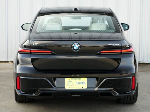 Used 2023 BMW i7 xDrive60 w/ Executive Package 2 image 57