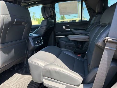 New 2026 Ford Expedition Platinum AWD/4WD image 10