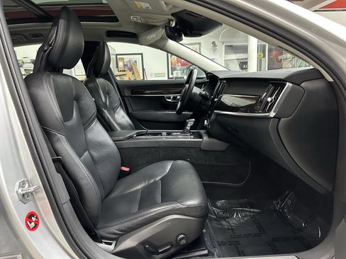 Used 2018 Volvo S90 T5 Momentum w/ Convenience Package image 17