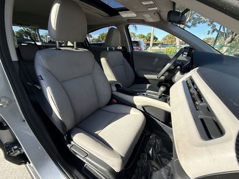 Used 2017 Honda HR-V EX image 26