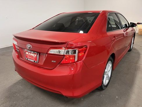 Used 2013 Toyota Camry SE image 3