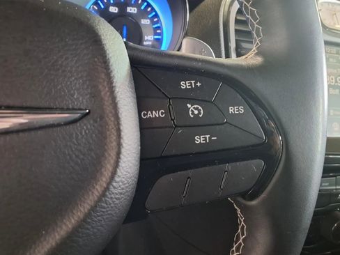 Used 2016 Chrysler 300 S image 23