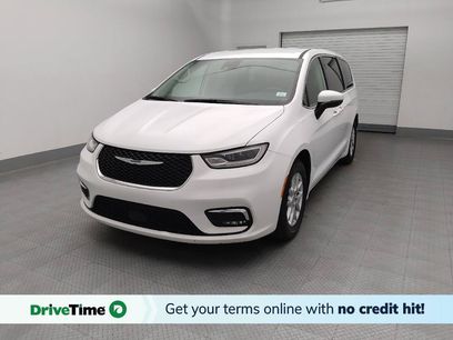 Used 2023 Chrysler Pacifica Touring-L