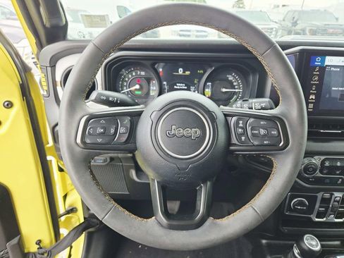 Certified 2024 Jeep Wrangler Unlimited w/ Convenience Group AWD/4WD image 22