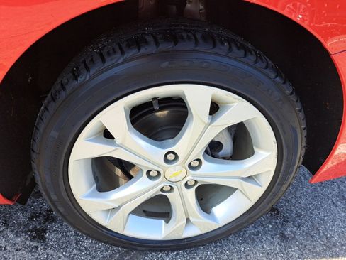 Used 2017 Chevrolet Cruze Premier image 20