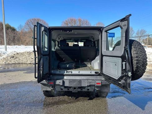 Used 2025 INEOS Grenadier Fieldmaster Edition image 6