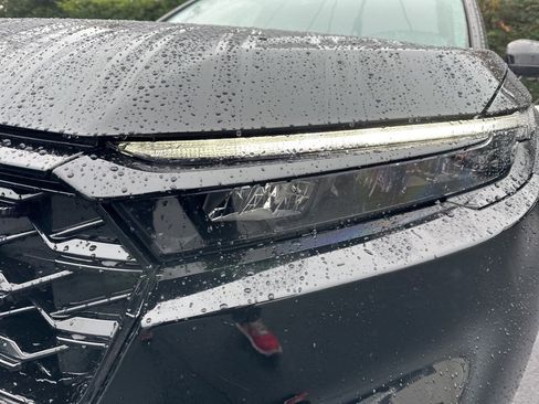 Certified 2025 Honda CR-V Sport Touring image 9