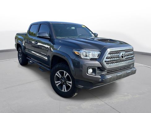 Used 2016 Toyota Tacoma TRD Sport w/ Premium & Technology Package AWD/4WD image 4