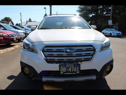 Used 2017 Subaru Outback 2.5i Limited AWD/4WD image 3