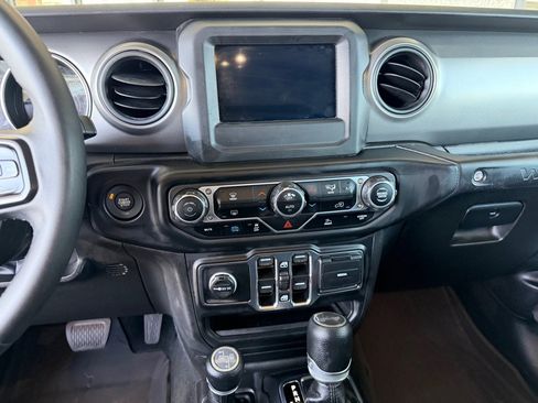 Used 2023 Jeep Wrangler Unlimited AWD/4WD image 12