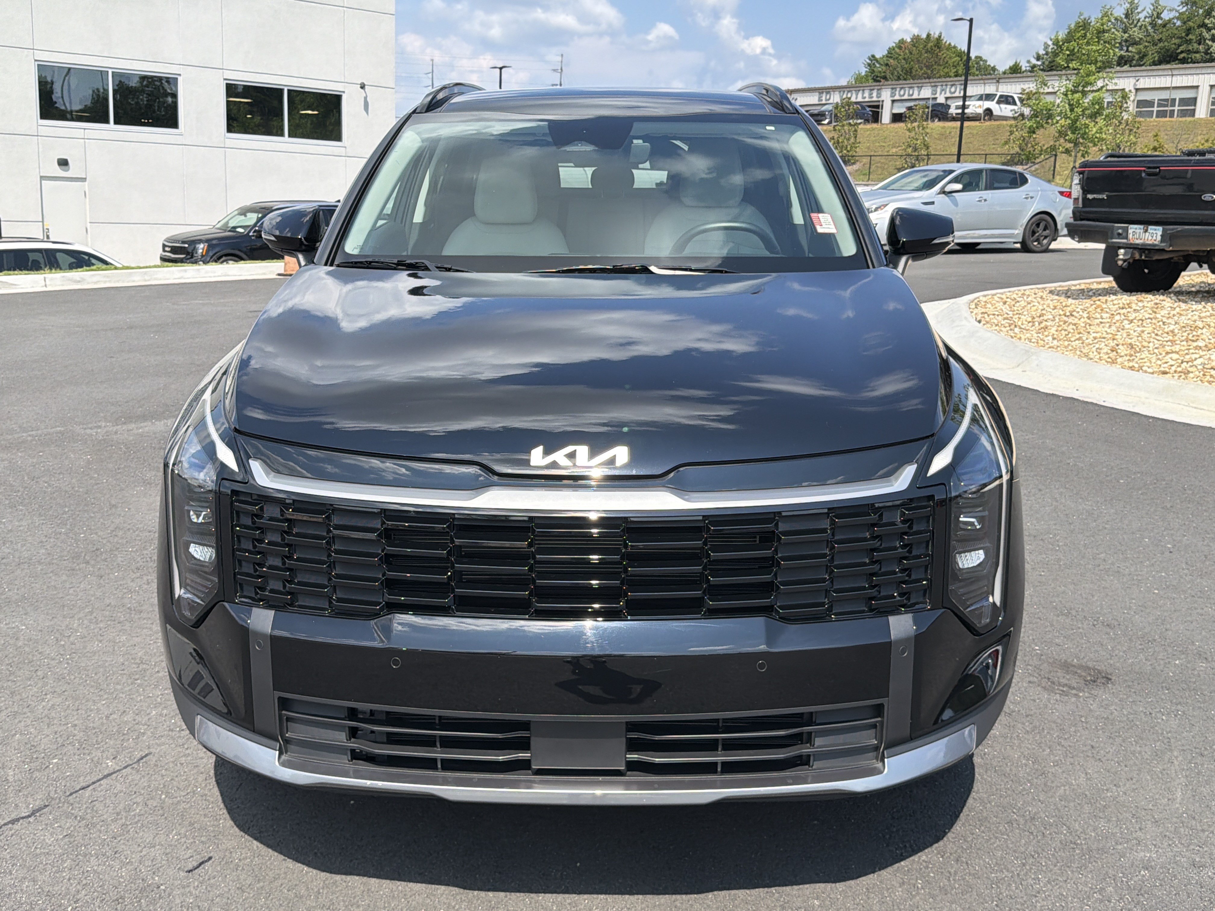 Certified 2026 Kia Sportage EX w/ EX Panorama Roof Package FWD image 2