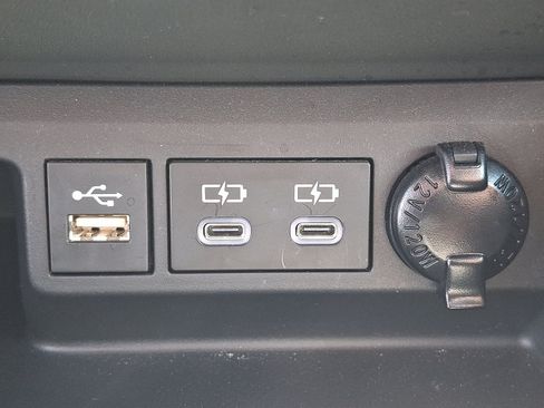 Used 2023 Toyota Highlander XLE AWD/4WD image 26
