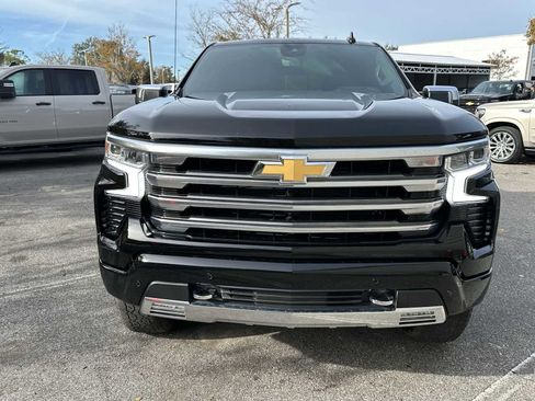 Certified 2025 Chevrolet Silverado 1500 High Country w/ Technology Package image 9