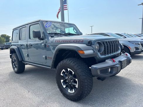 Used 2025 Jeep Wrangler Unlimited Rubicon AWD/4WD image 10
