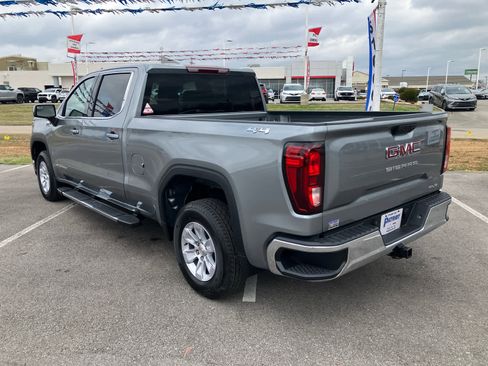 New 2026 GMC Sierra 1500 SLE image 4