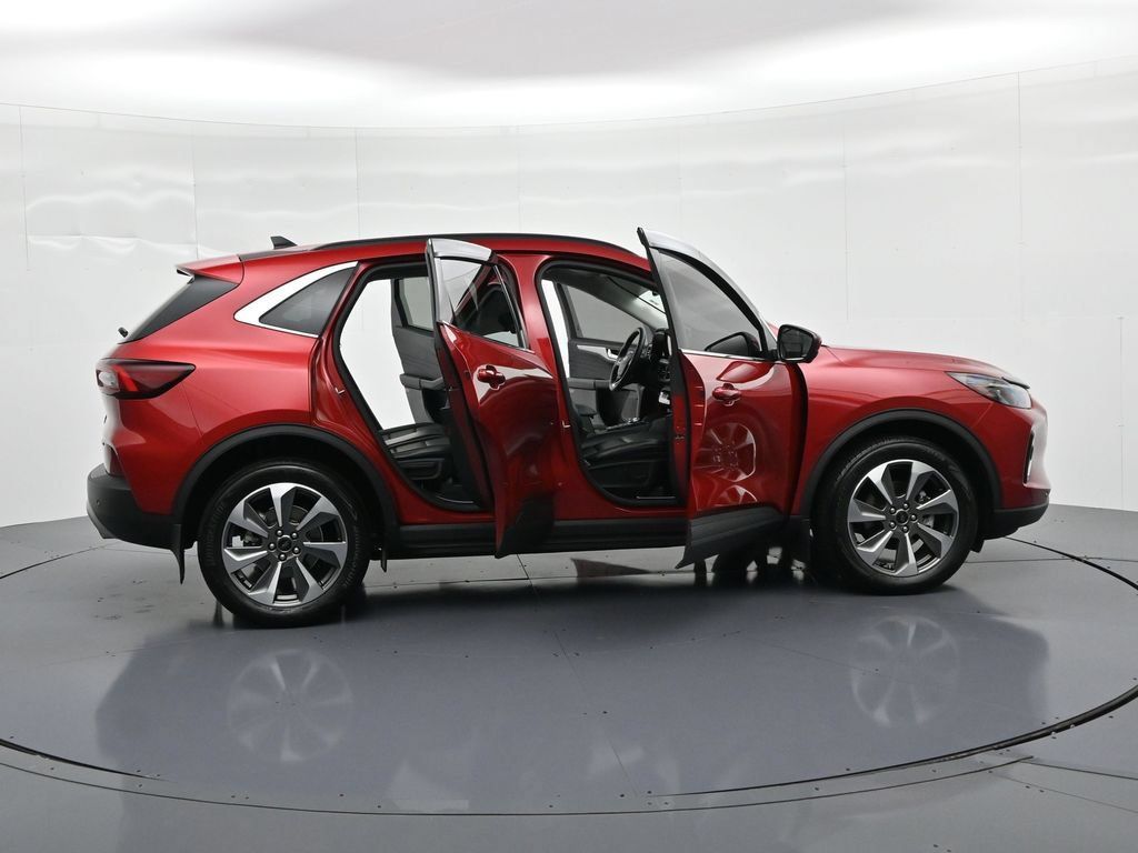 Certified 2023 Ford Escape Platinum AWD/4WD image 24