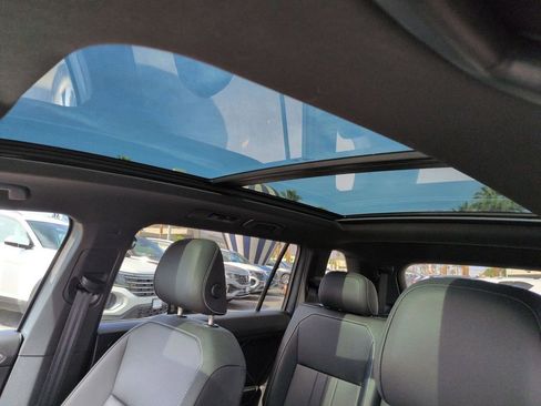 Used 2023 Volkswagen Tiguan SE R-Line image 14