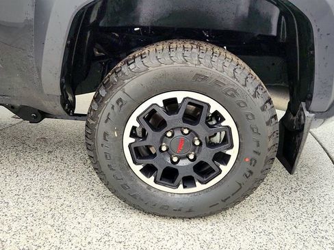 Used 2024 Toyota Tacoma TRD Off-Road w/ TRD Off Road Upgrade Package image 9
