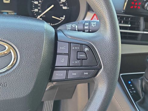 Used 2024 Toyota Sienna LE FWD image 24