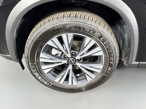 Used 2023 Nissan Rogue SV image 38