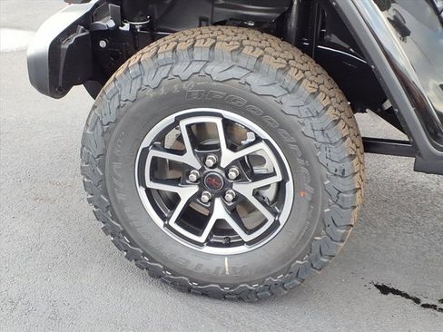 New 2026 Jeep Wrangler Unlimited Rubicon w/ Safety Group image 20