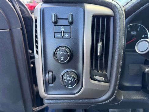 Used 2017 GMC Sierra 2500 Denali w/ Duramax Plus Package AWD/4WD image 18