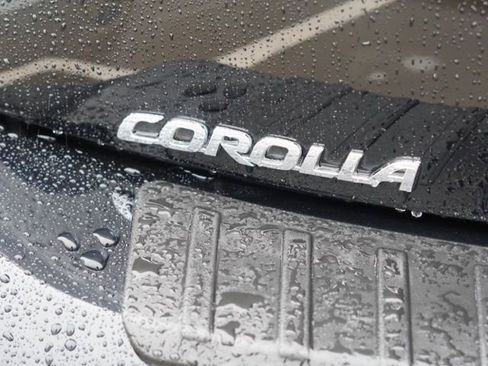 Used 2021 Toyota Corolla SE image 9