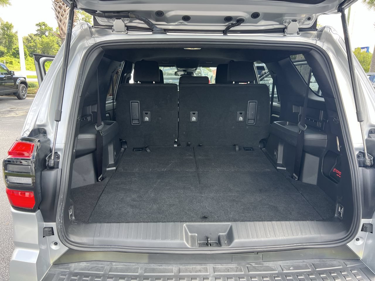 Used 2025 Toyota 4Runner SR5 RWD image 33