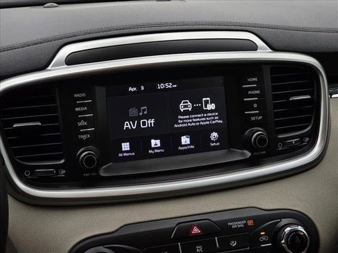 Used 2019 Kia Sorento FWD image 16