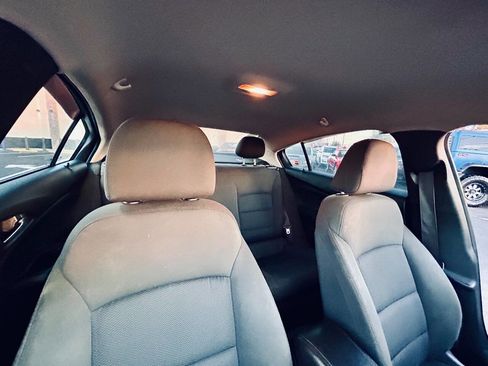 Used 2016 Chevrolet Cruze LS image 21