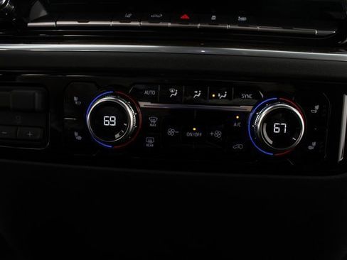 New 2026 GMC Sierra 2500 SLE w/ SLE Convenience Package image 6