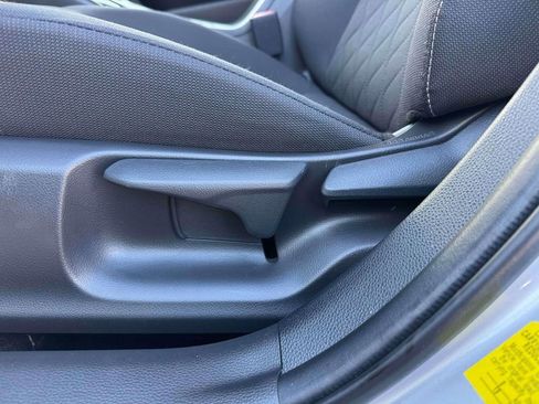 Used 2025 Toyota Corolla LE image 14