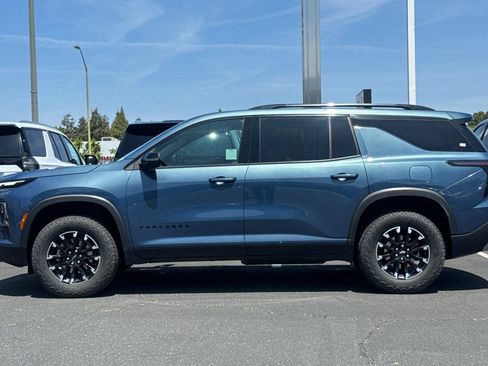 Used 2025 Chevrolet Traverse Z71 AWD/4WD image 8