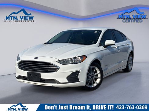 Used 2019 Ford Fusion SE image 1