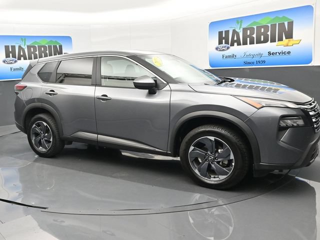 Used 2025 Nissan Rogue SV FWD image 2