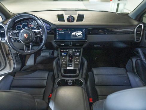 Certified 2023 Porsche Cayenne AWD/4WD image 23
