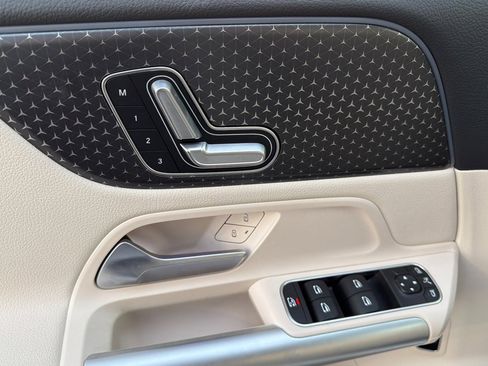 Certified 2025 Mercedes-Benz GLA 250 image 11