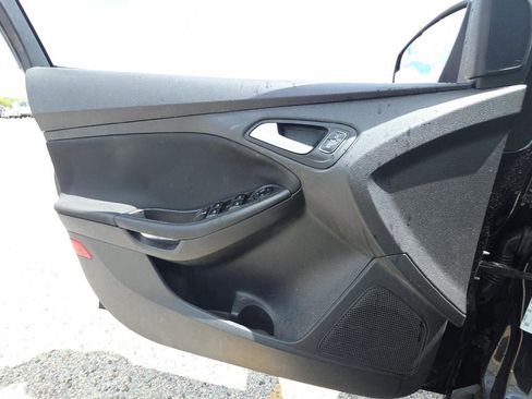 Used 2015 Ford Focus SE image 9