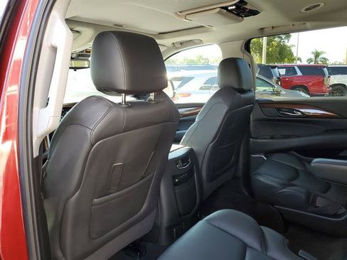 Used 2020 Cadillac Escalade Premium Luxury AWD/4WD image 15