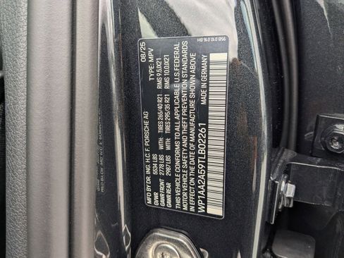 New 2026 Porsche Macan image 30