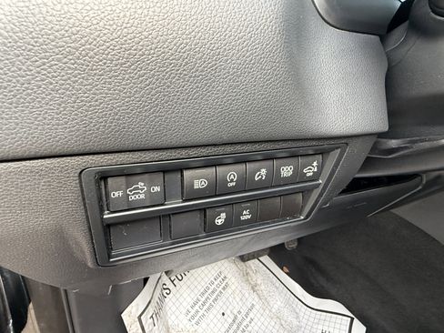 Used 2023 Toyota Tundra Limited image 17