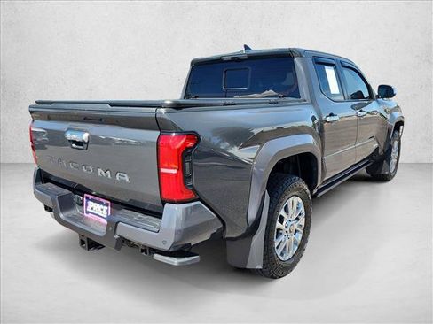 Used 2025 Toyota Tacoma Limited AWD/4WD image 5