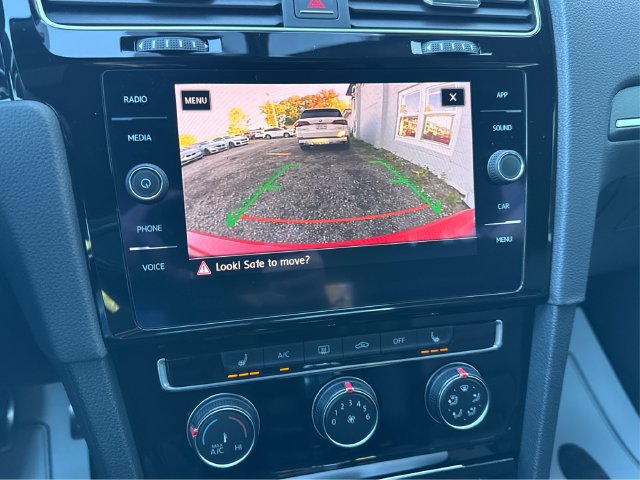 Used 2018 Volkswagen GTI SE FWD image 33