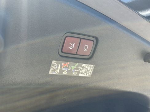 Certified 2025 Mercedes-Benz CLE 300 4MATIC Coupe image 21