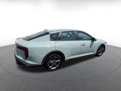 Used 2025 Kia K4 FWD image 12
