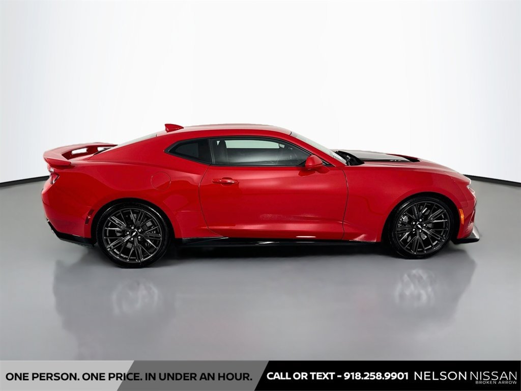 Used 2018 Chevrolet Camaro ZL1 RWD image 4