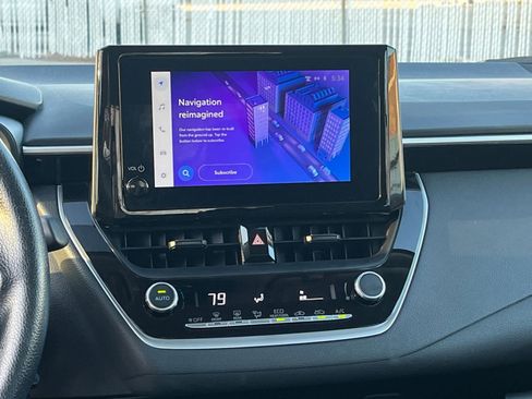 Used 2025 Toyota Corolla LE image 18