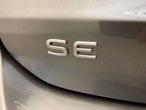 Used 2024 Volkswagen Taos SE image 7