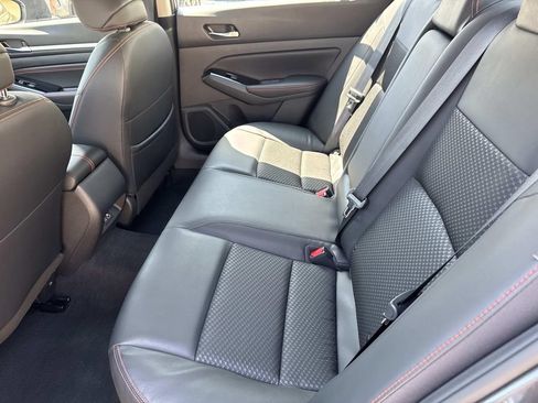 Used 2023 Nissan Altima 2.5 SR FWD image 14