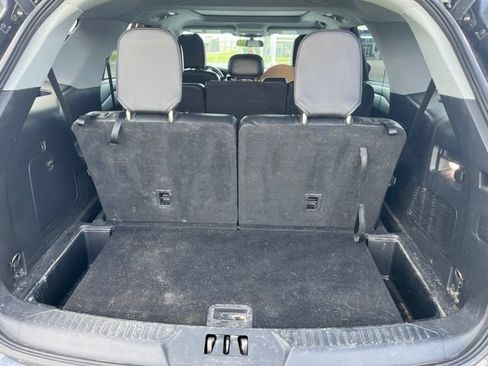 Used 2022 Ford Explorer XLT AWD/4WD image 5